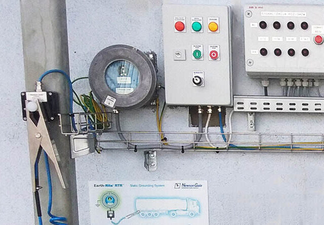 Up right unloading control panel